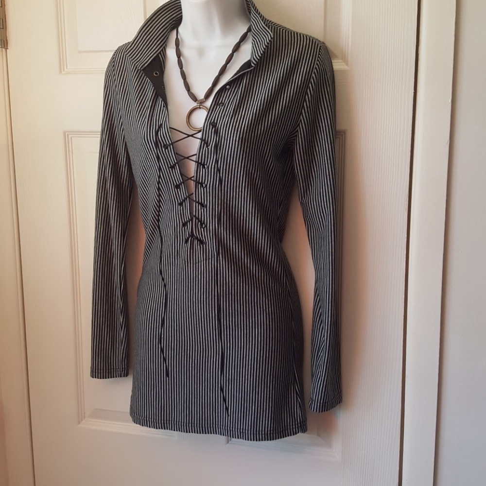 TOP WITH OPEN BACK - Picture 5 of 6